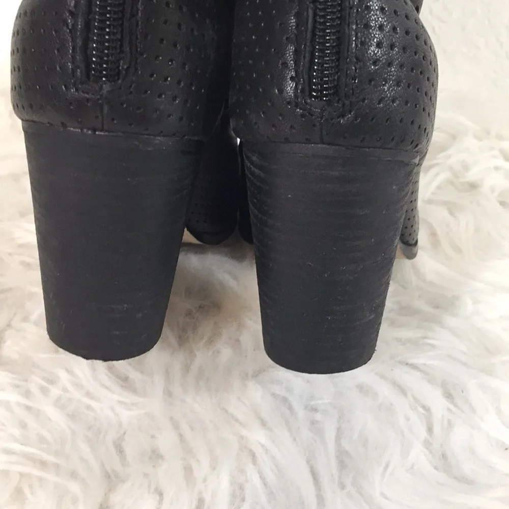 Adam Tucker by Me Too Frankee Black Bootie Sz 7.5 - Picture 6 of 14